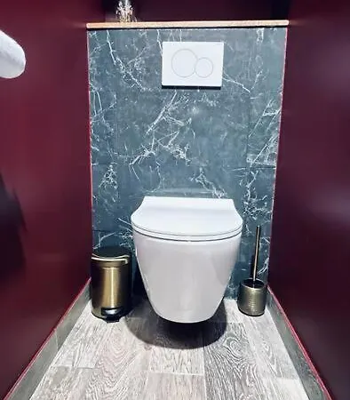 Le Baroque / Jacuzzi / Sauna Apartment *